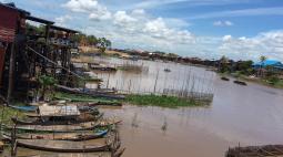 Kompong Khleang village